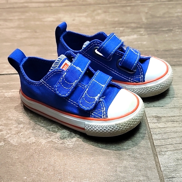 Converse shoes - Picture 1 of 5